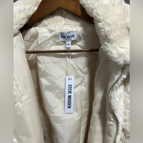 BB Dakota by Steve Madden Faux Fur Bomber. NWT. L. - Picture 7 of 10
